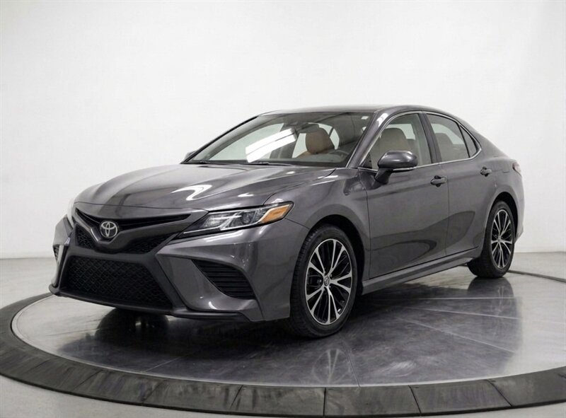2018 Toyota Camry SE   - Photo 1 - Los Angeles, CA 90065