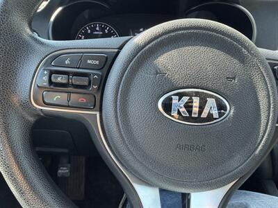 2017 Kia Optima LX - Photo 8 - Los Angeles, CA 90065
