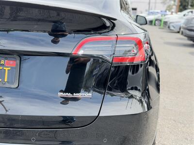 2022 Tesla Model Y Performance   - Photo 9 - Los Angeles, CA 90065