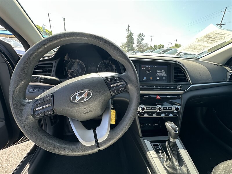 2020 Hyundai Elantra SEL - Photo 11