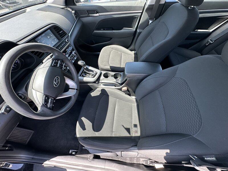 2020 Hyundai Elantra SEL - Photo 13
