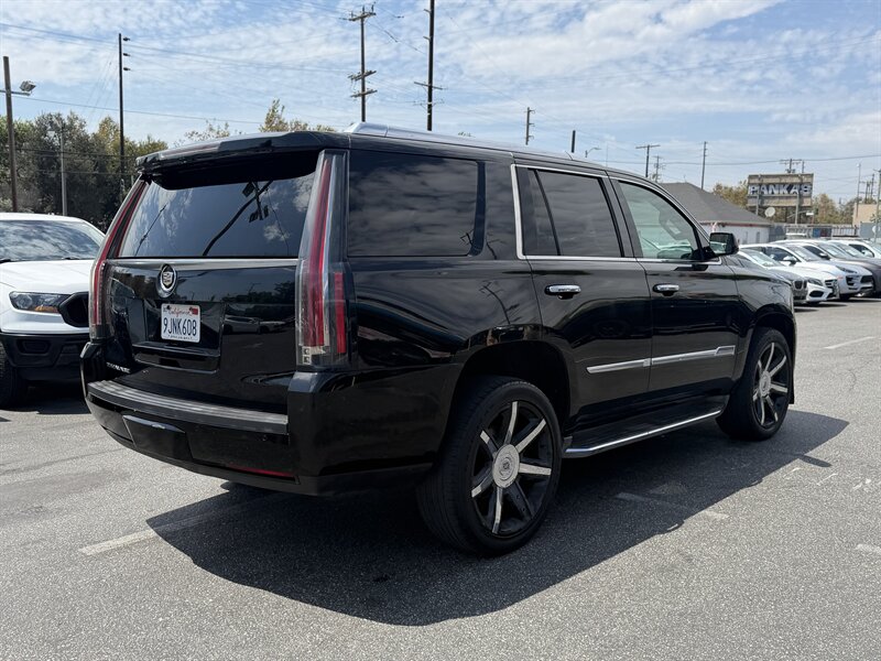 2015 Cadillac Escalade Luxury - Photo 6 - Los Angeles, CA 90065