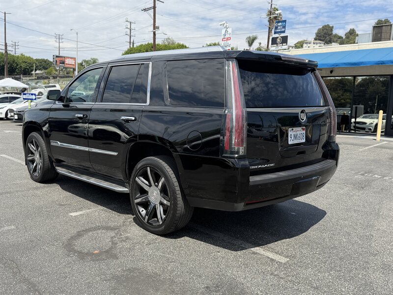 2015 Cadillac Escalade Luxury - Photo 8 - Los Angeles, CA 90065