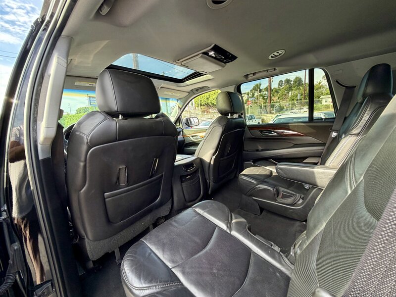 2015 Cadillac Escalade Luxury - Photo 10 - Los Angeles, CA 90065
