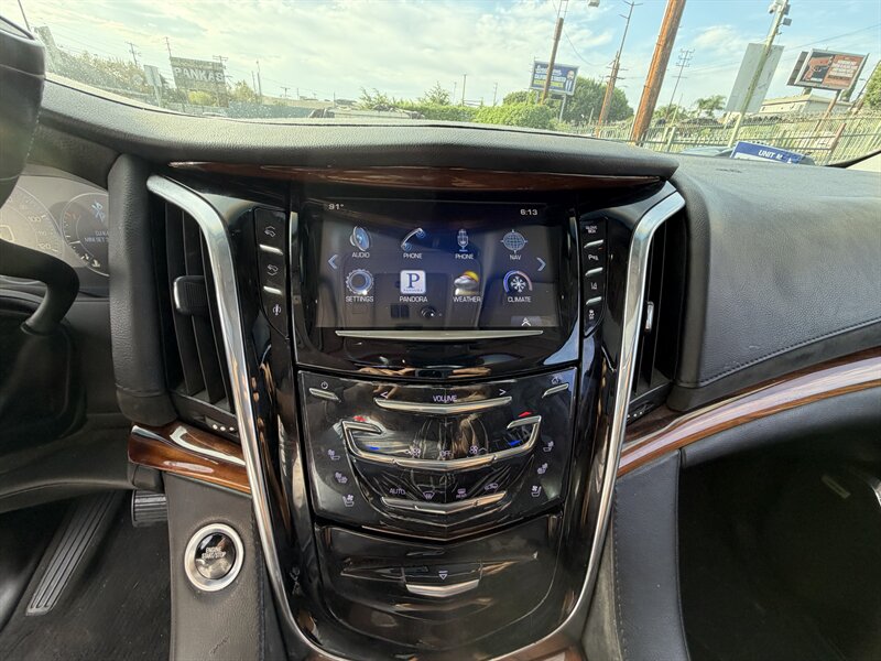 2015 Cadillac Escalade Luxury - Photo 16 - Los Angeles, CA 90065