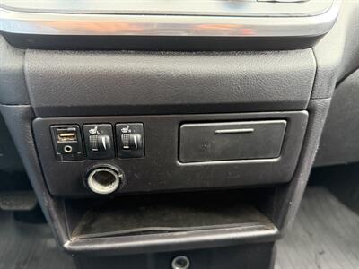 2015 Toyota Sienna SE Premium 8-Passenger - Photo 16 - Los Angeles, CA 90065