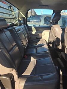 2012 Chevrolet Silverado 3500HD CC Work Truck   - Photo 5 - Port Lavaca, TX 77979