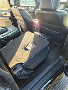 2017 Ford Expedition Limited   - Photo 8 - Port Lavaca, TX 77979