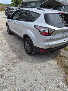 2018 Ford Escape SE   - Photo 5 - Port Lavaca, TX 77979