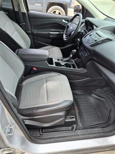 2018 Ford Escape SE   - Photo 3 - Port Lavaca, TX 77979