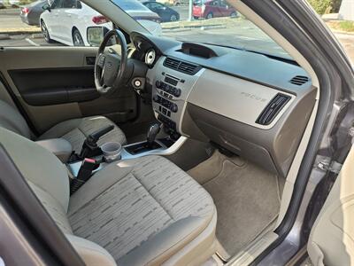 2011 Ford Focus SE   - Photo 9 - San Diego, CA 92115
