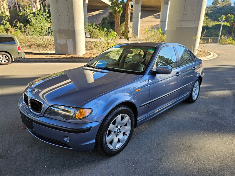 2005 BMW 325i  