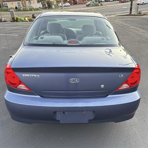 2002 Kia Spectra LS   - Photo 4 - San Diego, CA 92115