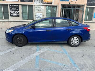 2012 Ford Focus S   - Photo 6 - Los Angeles, CA 90047