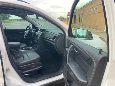 2017 Chevrolet Traverse LT - Photo 15 - Clyde, TX 79510
