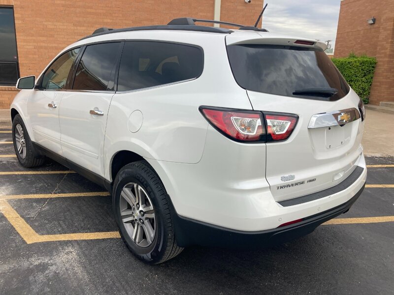 2017 Chevrolet Traverse LT - Photo 3 - Clyde, TX 79510