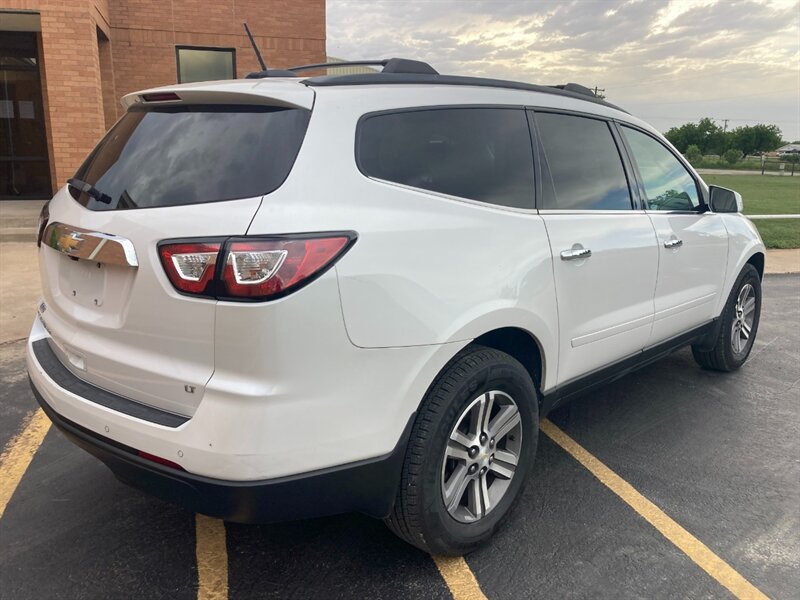 2017 Chevrolet Traverse LT - Photo 6 - Clyde, TX 79510