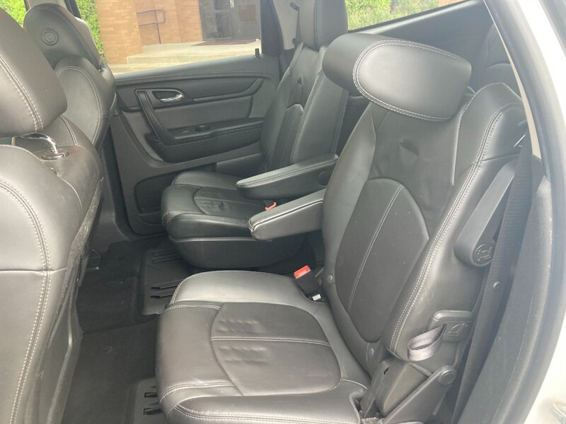 2017 Chevrolet Traverse LT - Photo 13 - Clyde, TX 79510