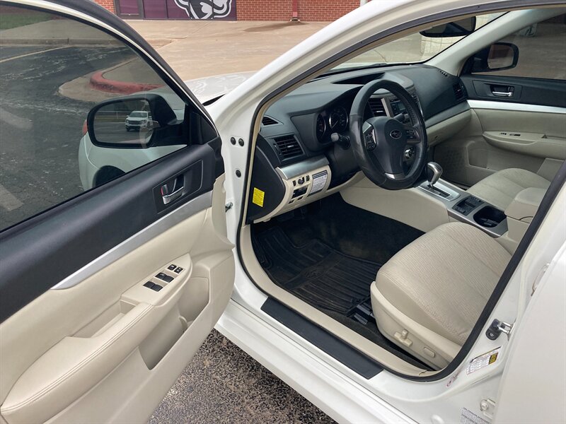 2012 Subaru Legacy 2.5i Premium - Photo 9 - Clyde, TX 79510