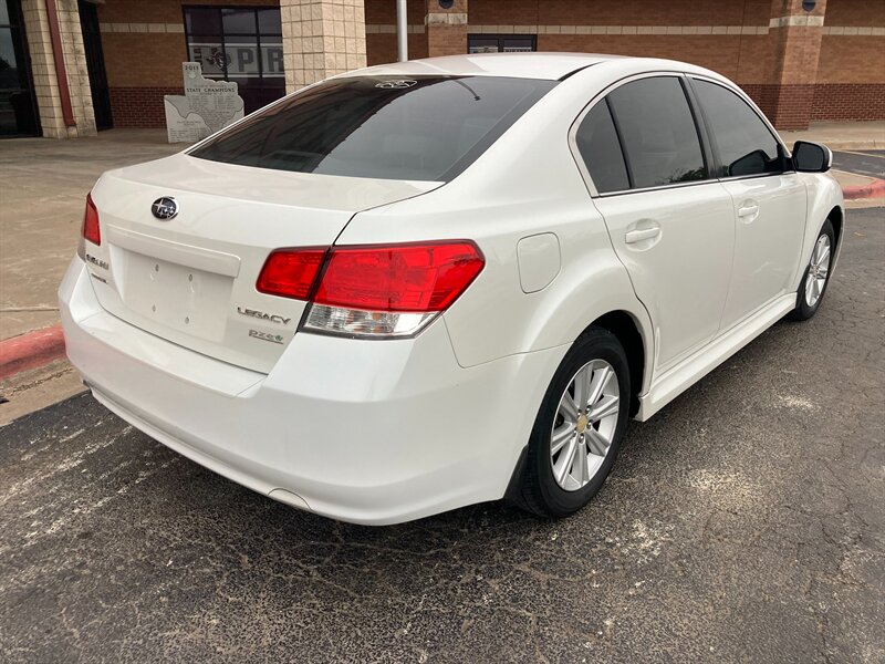 2012 Subaru Legacy 2.5i Premium - Photo 6 - Clyde, TX 79510