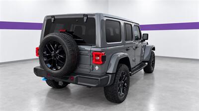 2022 Jeep Wrangler Sahara 4xe - Photo 5 - North Vancouver, BC V7P 1A4