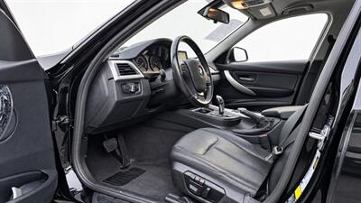 2015 BMW 320i xDrive - Photo 9 - North Vancouver, BC V7P 1A4