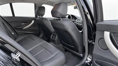 2015 BMW 320i xDrive - Photo 12 - North Vancouver, BC V7P 1A4