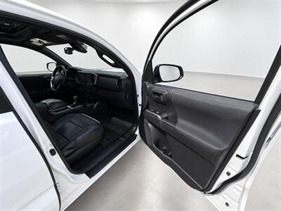 2021 Toyota Tacoma TRD Sport - Photo 19 - North Vancouver, BC V7P 1A4