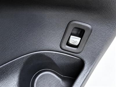 2017 Mercedes-Benz C 300 4MATIC - Photo 14 - North Vancouver, BC V7P 1A4