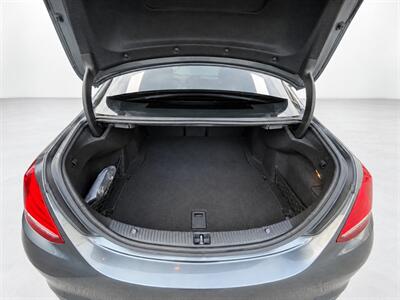 2017 Mercedes-Benz C 300 4MATIC - Photo 16 - North Vancouver, BC V7P 1A4