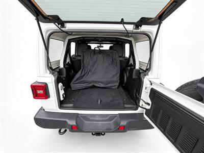 2018 Jeep Wrangler Unlimeted Sahara - Photo 14 - North Vancouver, BC V7P 1A4