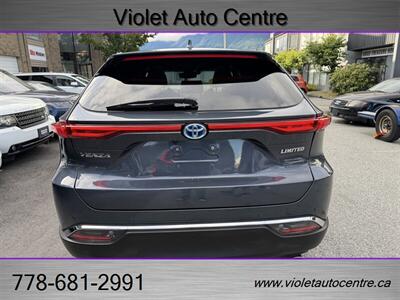 2024 Toyota Venza Limited - Photo 2 - North Vancouver, BC V7P 1A4