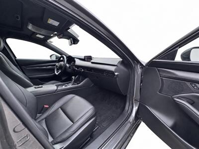 2023 Mazda Mazda3 Hatchback GS - Photo 17 - North Vancouver, BC V7P 1A4