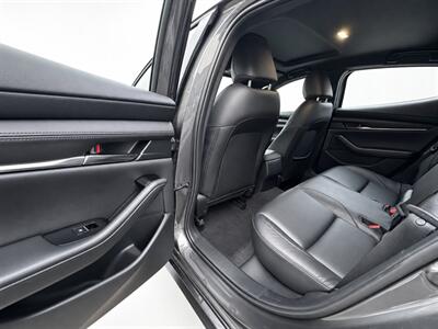 2023 Mazda Mazda3 Hatchback GS - Photo 14 - North Vancouver, BC V7P 1A4