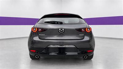 2023 Mazda Mazda3 Hatchback GS - Photo 6 - North Vancouver, BC V7P 1A4