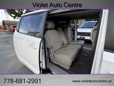 2015 Kia Sedona LX - Photo 14 - North Vancouver, BC V7P 1A4