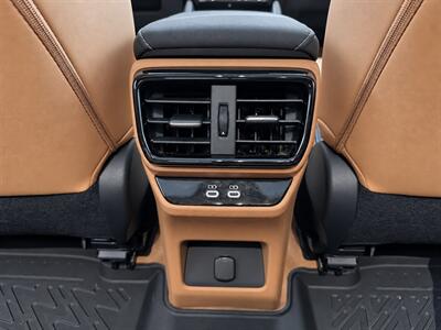 2023 Lexus RZ 450e Premium - Photo 13 - North Vancouver, BC V7P 1A4