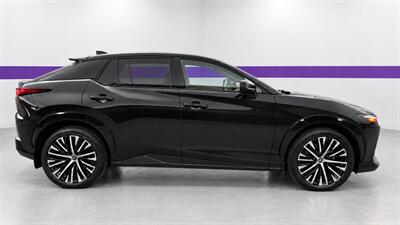 2023 Lexus RZ 450e Premium - Photo 4 - North Vancouver, BC V7P 1A4