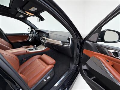 2021 BMW X5 M50i xDrive - Photo 10 - North Vancouver, BC V7P 1A4