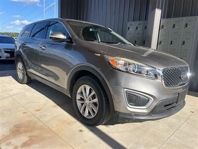 2017 Kia Sorento L   - Photo 2 - Sherwood, AR 72120