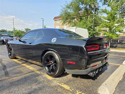 2019 Dodge Challenger SXT   - Photo 8 - Downers Grove, IL 60515