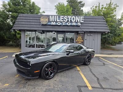 2019 Dodge Challenger SXT   - Photo 1 - Downers Grove, IL 60515