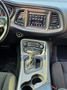 2019 Dodge Challenger SXT   - Photo 16 - Downers Grove, IL 60515