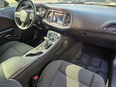 2019 Dodge Challenger SXT   - Photo 13 - Downers Grove, IL 60515
