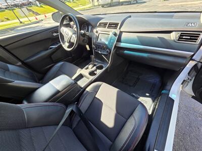 2016 Toyota Camry SE   - Photo 14 - Downers Grove, IL 60515