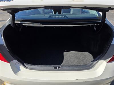 2016 Toyota Camry SE   - Photo 15 - Downers Grove, IL 60515