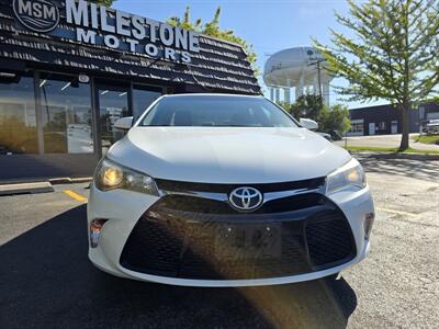 2016 Toyota Camry SE   - Photo 2 - Downers Grove, IL 60515