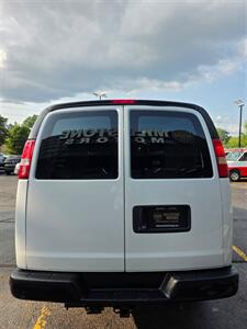 2020 Chevrolet Express 3500   - Photo 7 - Downers Grove, IL 60515
