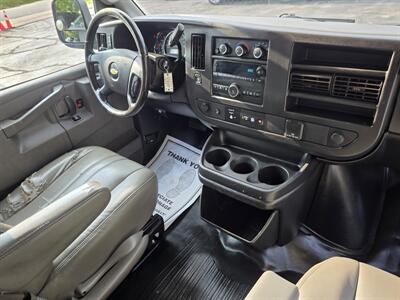 2020 Chevrolet Express 3500   - Photo 11 - Downers Grove, IL 60515