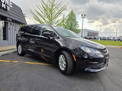 2017 Chrysler Pacifica LX - Photo 3 - Downers Grove, IL 60515